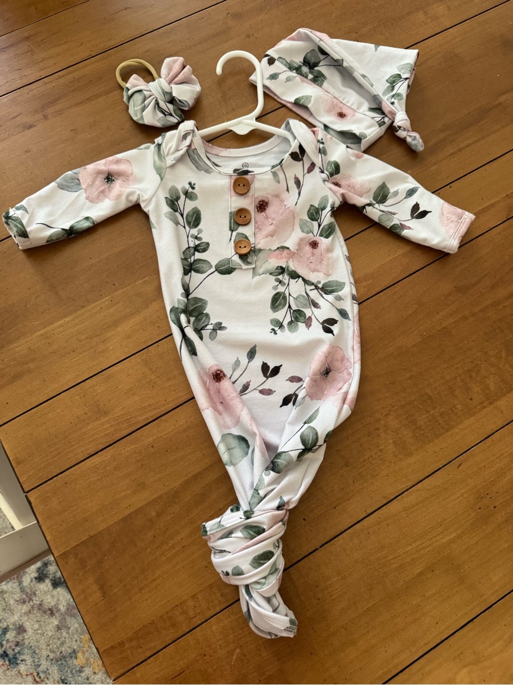 Caden Lane Floral Knotted Baby One-Piece with Hat & Headband - Pink/Green